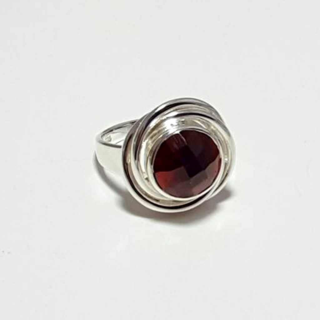 Garnet Faceted Swirl Ring